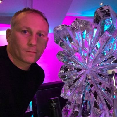 Ice carver - for ice sculptures, ice photo shoots. https://t.co/72FmRaM67x Insta - @johniceagency Army Reserves. Passion for cultures & Int relations