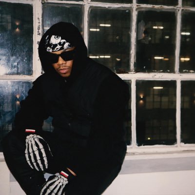 Narsie_'s profile picture. 9 3 4 available on all platforms 🌹