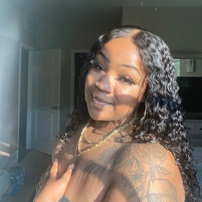| me vs. me💰| ig: queenkris_2.0 | #Gamergirl | twitch: KSpiceXO | gaming page: @kspiceXO