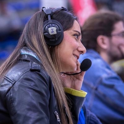 Publicist and Journalist | Social Media Manager | Women’s basketball 🏀 | Hago entrevistas, hilos, highlights y lo que haga falta🎙