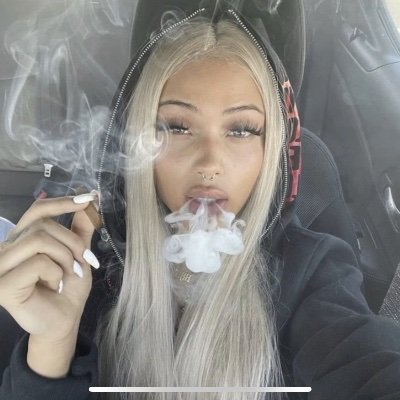 everyone that follows will get an exclusive video in your dm 🔞😍