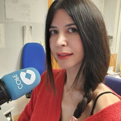 Periodista y locutora en COPE. Todos los días en Mediodía COPE, Deportes COPE Zaragoza y La Linterna