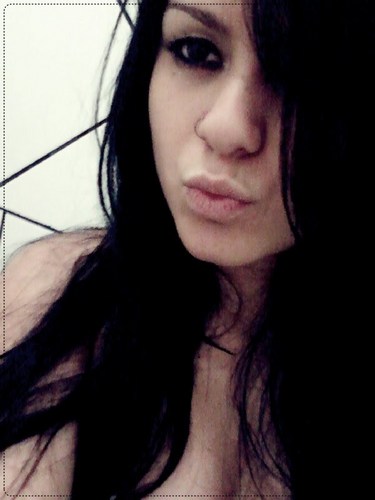 Rostinho bonito envelhece, maquiagem sai com água, pele bonita enruga, cabelo lindo fica branco, corpo lindo cai, mas o caráter fica.