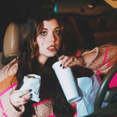 ✨pop artist. ✨songwriter. ✨nashville based. ✨ ⬇️CRYING IN THE DRIVE THRU🍟