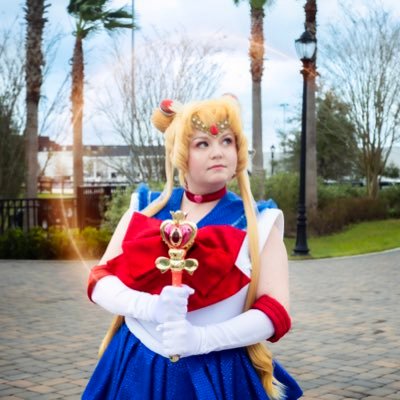 Cosplayer, historian, ace, youngest grandma. Profile pic by @tightphoto. She/her