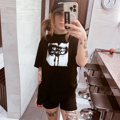 lerealchill's profile picture. none of my views are my own