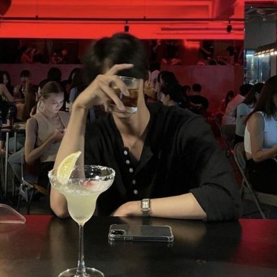 justhuman222's profile picture. imaginer