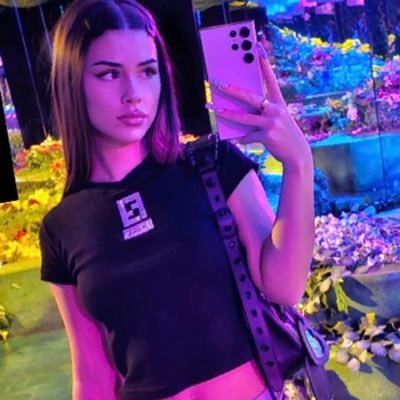 itaintmebtch's profile picture. , Fan account.