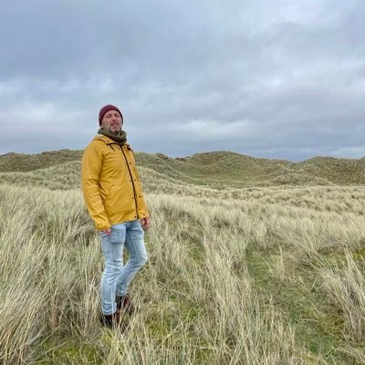 MCElectronica's profile picture. Human Being