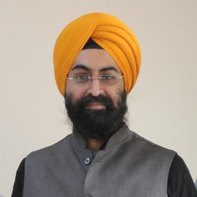 Believer, Husband, Dad, Creative Art Director at @MoHUA_India. Passionate Citizen, Lover of Art, Food, Travel, and Happiness!