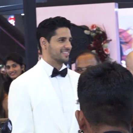 @SidMalhotra is the ONLY one who matters here 😌❤️
