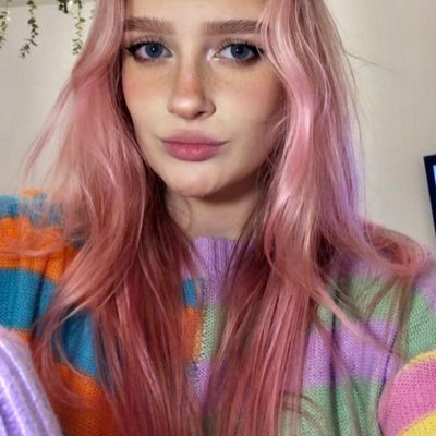 20 • she/her • 🏳️🌈 wlw • I defrost this account occasionally for my own entertainment
