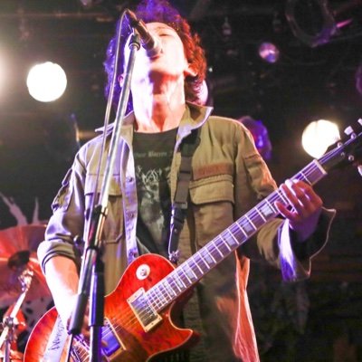 大阪GRIND CORE.CHIKANでギターと歌をしてます。反戦、反動物虐待 ex呀狼
バイクと車好き
よろしくお願いします。
Osaka city grindcore CHIKAN.
Guitar and singing.
Anti-war.Anti-animal abuse.
@chikan_offcial
