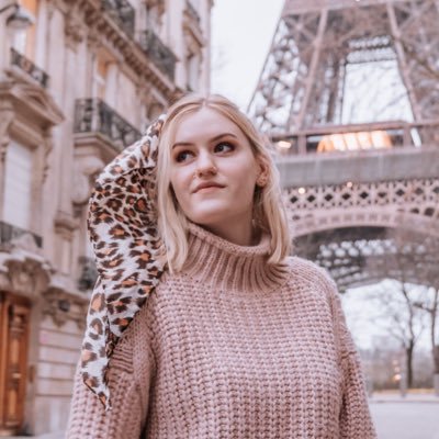 Travel blogger helping you reconnect with wonder & beauty ✈️ American living in Paris! Travel itineraries, tips, and photography tools on the blog!