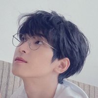 원우 안경봇 (@_wonwoo_glasses) 's Twitter Profile