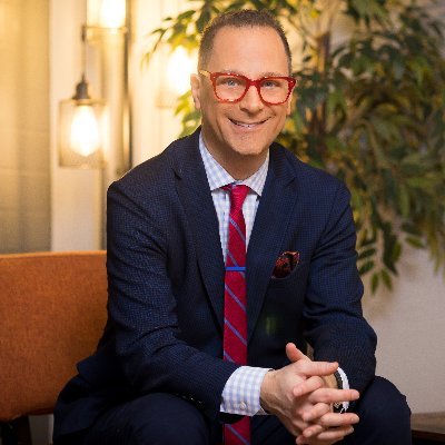 Executive Communications Coach
Keynote Speaker
5-time Emmy winner, 16-time nominee
ESPN, KING5, others
Syracuse University
More importantly, Dad/Husband