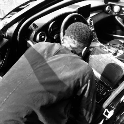 De_vine_01's profile picture. WELCOME TO 👑DE_LUXE EMPIRE
•Beyond style- it's a Lifestyle
•Luxury Power And Legacy.
•Redefining Premium Living.🛍
Worldwide📍 Delivery Contact us Or send a Dm