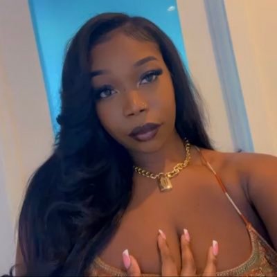badgyalvivi🇯🇲| UNC Charlotte Alumna| Psalm 46:5 •