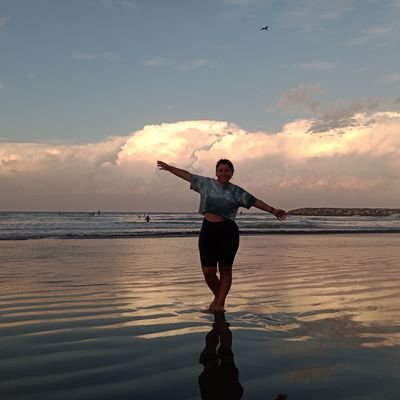 Evemartinez07's profile picture. Hincha de Newells, de los simpsons, de Messi y de Jane Austen 💕