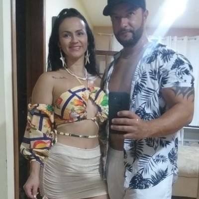 Criador de Comédia🙂
Um casal alegre e divertido, disposto a alegrar seu dia!
Entre e divirta-se a vontade🤣
Cristiano ❤ Márcia
Segue nóis no Kwai e Tik tok 😉