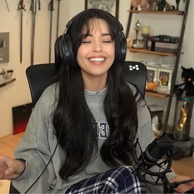 raedits_4_fun's profile picture. Follow my tiktok where I post edits of Valkyrae! It’s the same username as my twitter one 🖤