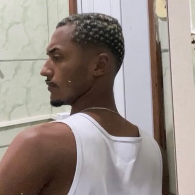 Iran10126873's profile picture. 