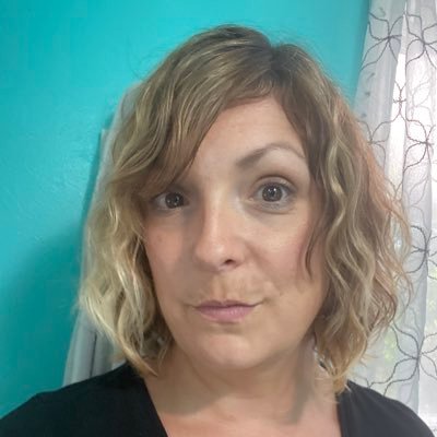 lovelysweater's profile picture. Instagram: @lovely_sweater