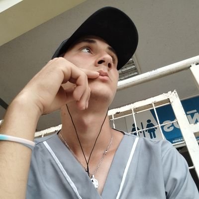 Alejand65257390's profile picture. 