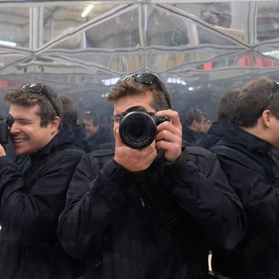Mobinaute, geek, narrateur numérique, vidéaste, producteur de graphiques animés, consultant, formateur, papa