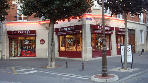 LeVintageReims's profile picture. Wine shop à Reims. 1200 références dont 350 de champagne. Clubs de dégustation de Whisky et des Pétillantes (réservé aux femmes).