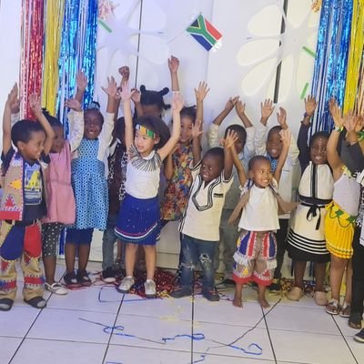 lydia_viljoen's profile picture. Love everyone