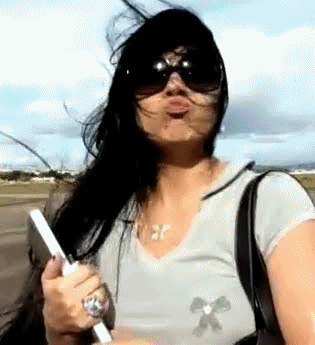 Twitter feito por @cynthiamorgana.
Que ama a @prafebrum, 
Você ama e é um Indormivel da Brum?? SEGUE AI.
