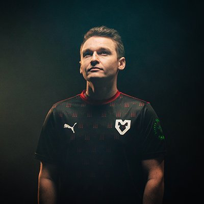 Professional Simracer for @mousesports | 29 | Founder @PRTschool | @iRacing World Champion 🏆 | Twitch Streamer: https://t.co/SFoljimzT3 🏎️