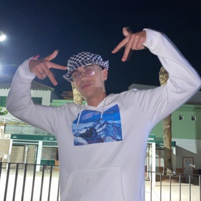 carlojavi20's profile picture. Hace tiempo cambié las reglas del juego y me la peló una barbaridad