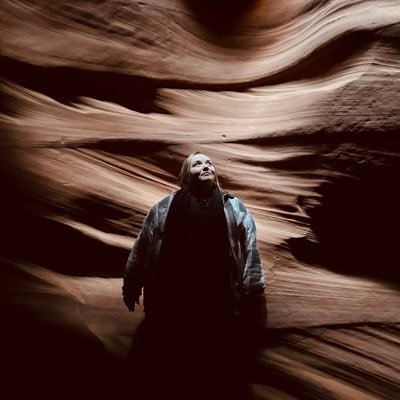 MrsMcNitt's profile picture. ENL Teacher 🌍 LHS 💙🧡 MSA Advisor ☪️