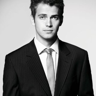 TyrantServant's profile picture. What am I supposed to do when the best part of me was always her? I joined the Volturi as a distraction and something to fill the void she left. I'm unique. 