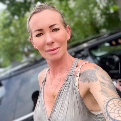 I’m Madison 💕 Fashion, travel, wine & coffee. Be healthy, happy & fabulous! 🌸 God’s Grace is Sufficient ✝️🌈