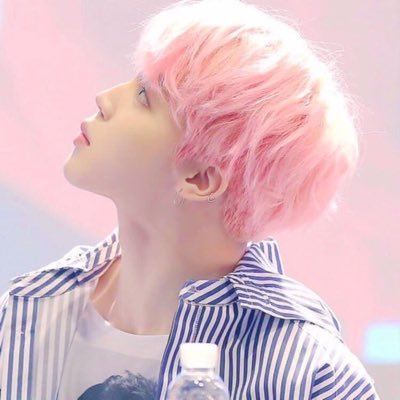 얼어버린 노을 아래 멈춰 서있지만, 그대 향해 한 걸음씩 걸어갈래요. I still with u… 💜