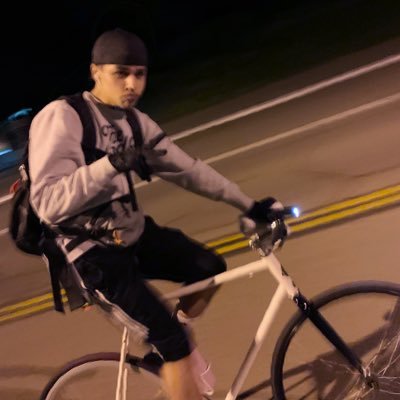 batmanutd4's profile picture. not my chair not my problem that’s what I say — jack of all trades, master of none #sparky 🔋 🇲🇽