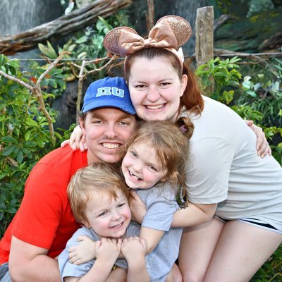 Wife| Mom of 2| 7th Grade Writing Teacher at Elkhart Middle School