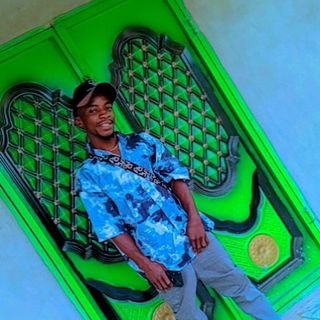 michael_temiada's profile picture. 👑 Just💰Wanna💱Be🌹A🥰Big🦅Rich🤑Thug 💡🤍