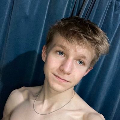 I'm 19 years old, let's talk 😳😅😅
INSTA: Santiagoortiz798