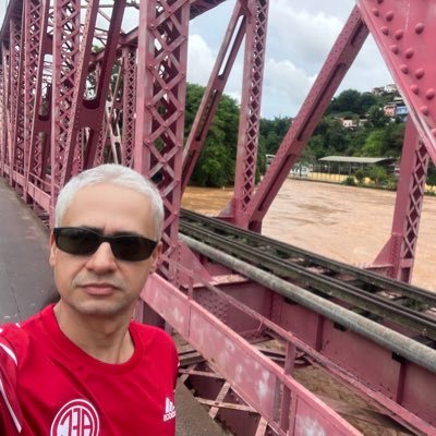 carloshgassis's profile picture. 