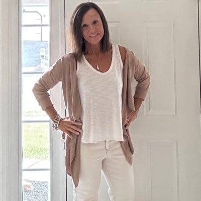 Cancer Survivor. High School Counselor. Passionate about education, The Eagles 💚 🦅🏈and being a mom ❤️ Muhlenberg School Board Director