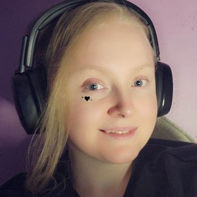 #MentalHealthWarrior💪 #Gamer #Fallout76 ✨🎮Mum of 4&3 pooches🐾Engaged💍 I♥️F1&Sport🏎 ⚽ Foodie🍝 Makeup & Sparkles💄👗✨️
#Disney #Pokemon Obsessed🎀#Books📚
