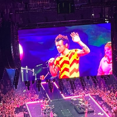 SAW HARRY SEPTEMBER 29th!! My first Harry concert was June 5th 2018 in Dallas TX! 46 year old Gigi and proud!!! Any age can enjoy music!