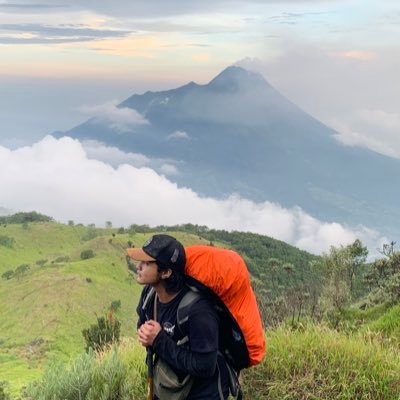 semoga semesta berpihak pada jiwa jiwa yang terluka.