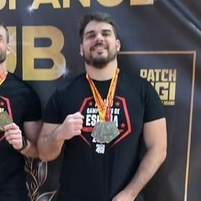 Deportista,hermano,marido,amigo y padre
Palmarés:
Seleccionado x EspañaRL
2 Liga nacional RugbyLeague
1 Supercopa RL
1 Copa RL
Oro nacional Bjj
Bronce Grappling