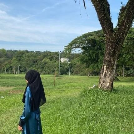 lilies1_lily's profile picture. Just small business