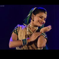 The Hilarious Dancer(@shruti_kathak) 's Twitter Profile Photo